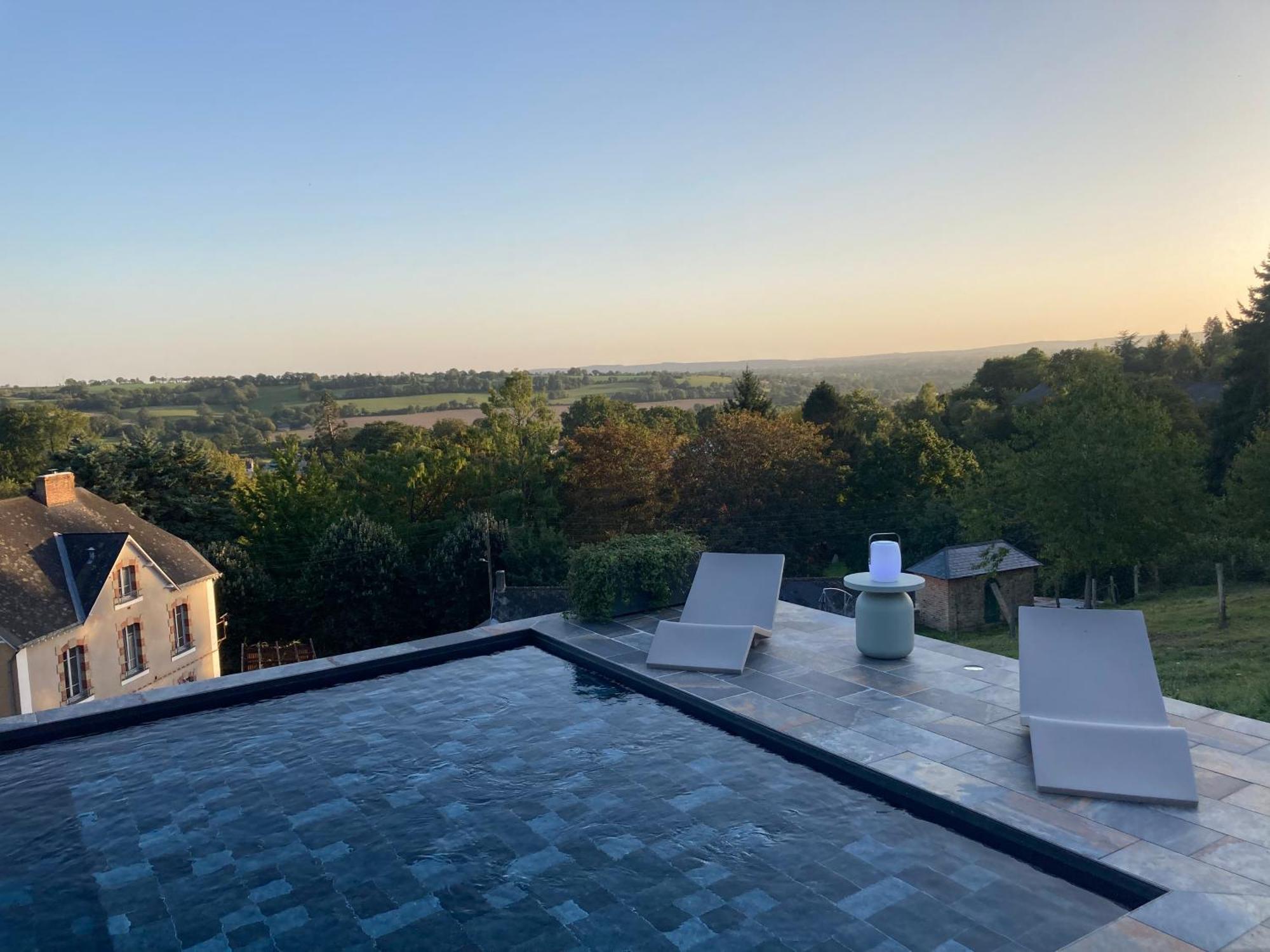 La Demeure Bed & Breakfast Sillé-le-Guillaume Eksteriør bilde