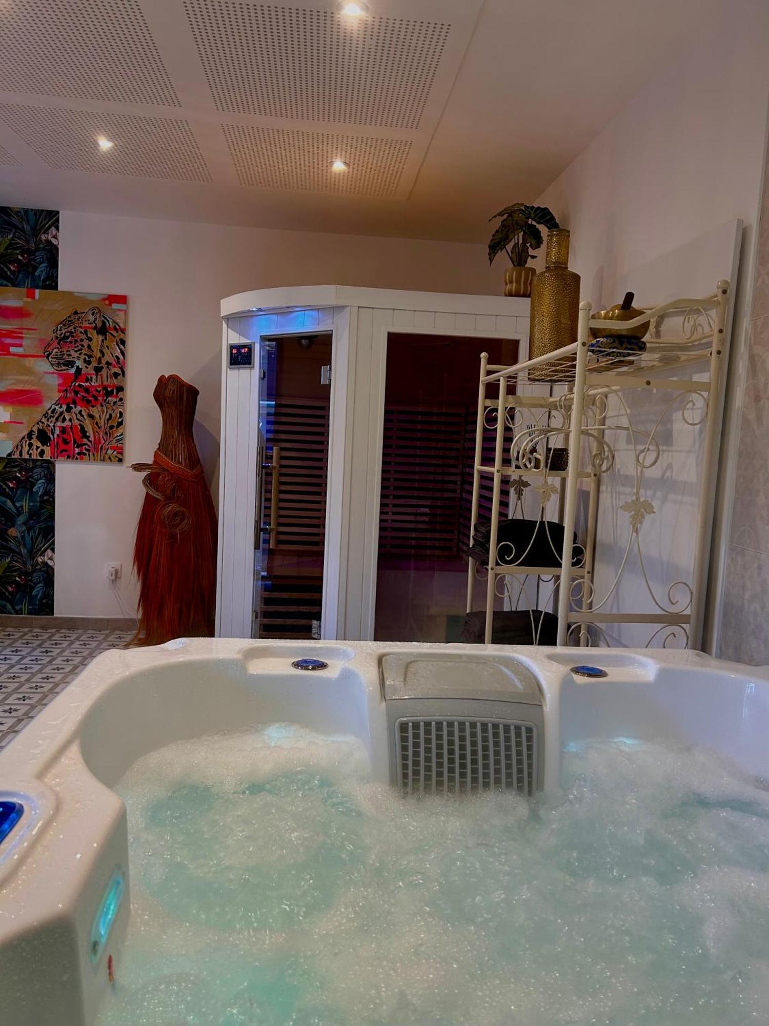 La Demeure Bed & Breakfast Sillé-le-Guillaume Eksteriør bilde
